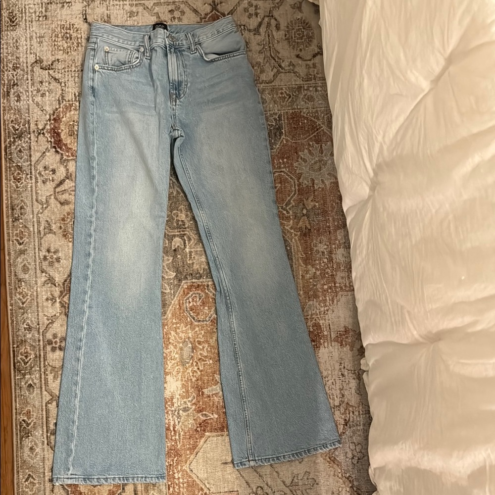 High waisted jeans